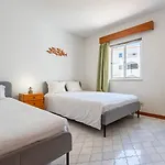 Apartment Typical T2 In W/ Balcony By Lovelystay