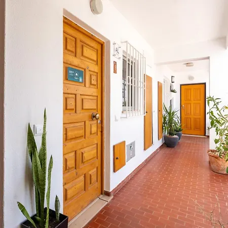 Apartment Typical T2 In W/ Balcony By Lovelystay