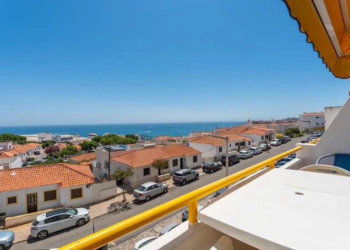 Typical T2 In W/ Balcony By Lovelystay アパート アルブフェイラ