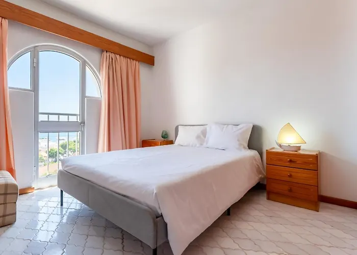 アパート Typical T2 In W/ Balcony By Lovelystay アルブフェイラ