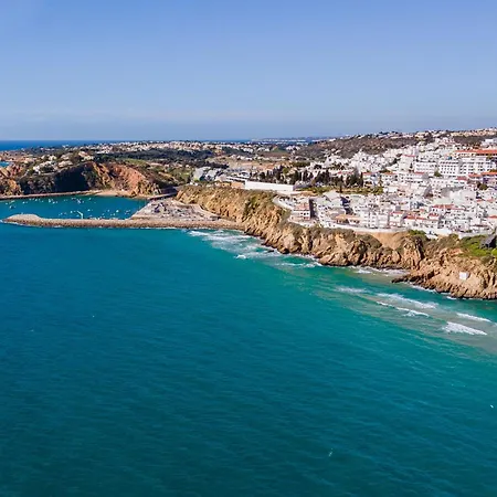 Typical T2 In W/ Balcony By Lovelystay *